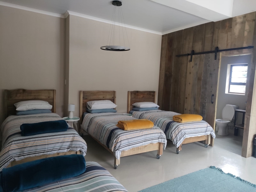 To Let 1 Bedroom Property for Rent in Cove Rock Eastern Cape